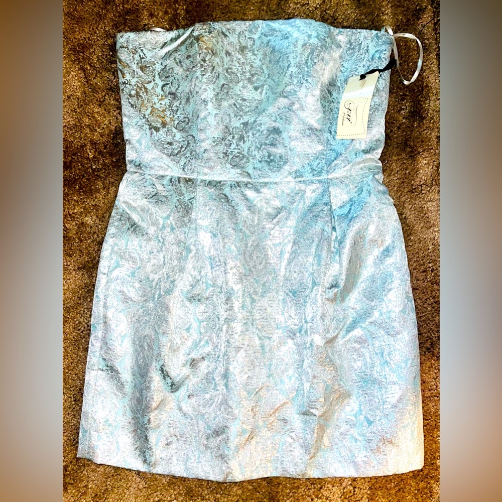 Beautiful short Dress 👗 size large